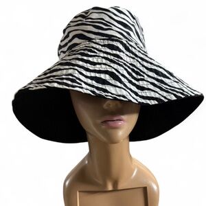 Reversible Black and White Zebra Print Women's Stylish Retro Bucket Hat